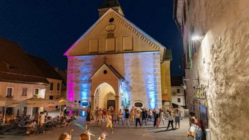22.8.2025 PISANA LOKA Ples latino večer-napovedni-dogodki-prireditve